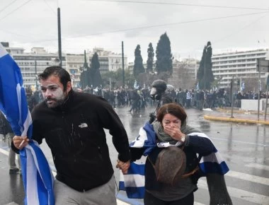 Επιστολή κόλαφος της Ένωσης Χημικών προς Τσίπρα: Τα δακρυγόνα είναι χημικά όπλα και μπορούν να σκοτώσουν